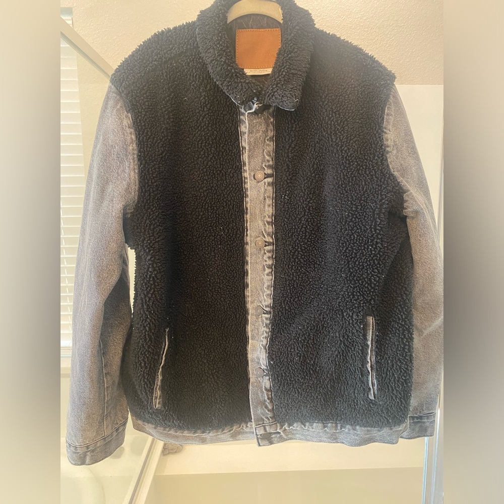 Levi’s Sherpa Trucker Jacket